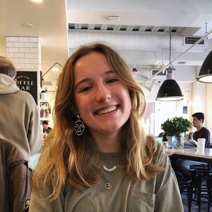 Meet your Posher, Amelia